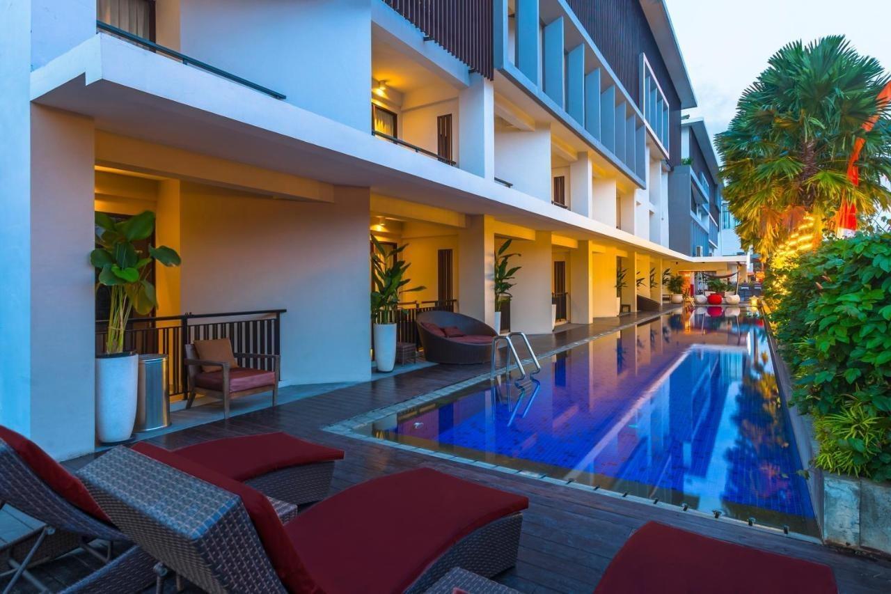 Harris Hotel Seminyak Exterior foto