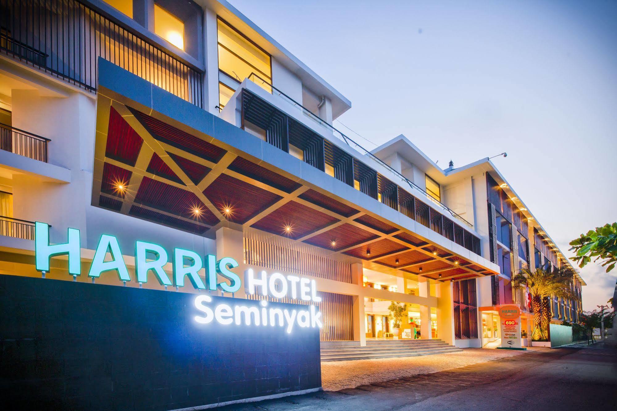 Harris Hotel Seminyak Exterior foto